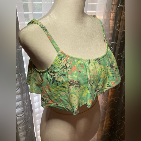 Xhiliration Women’s Multi Colored Distressed Palm Print Ruffle Bikini Top Lg - Picture 1 of 16